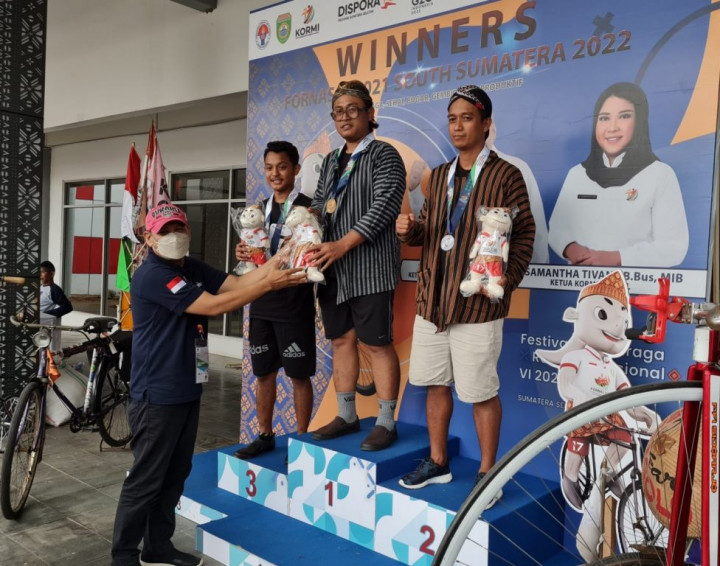 Tim Sepeda Onthel Jateng Raih 3 Medali di Fornas VI 2022