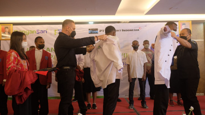 Usai Diberi Beasiswa, 12 Putra Putri Papua Kerja di PT Pangansari Utama Area Freeport