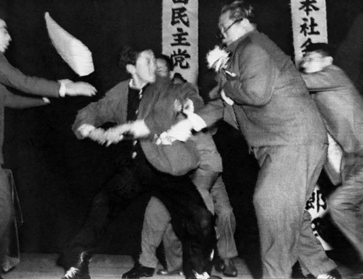 Tujuh Plot Pembunuhan Tokoh Ternama di Jepang Tujuh Plot Pembunuhan Tokoh Ternama di Jepang