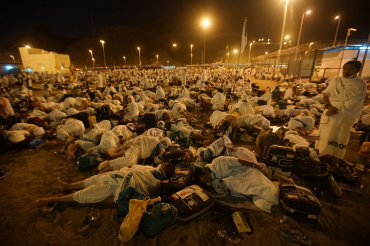 Jemaah Haji Bermalam di Muzdhalifah