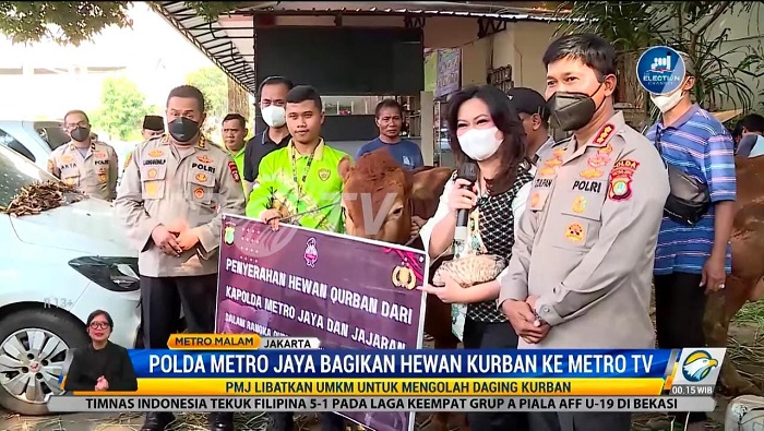 Polda Metro Jaya Bagikan Ratusan Hewan Kurban Ke Metro TV