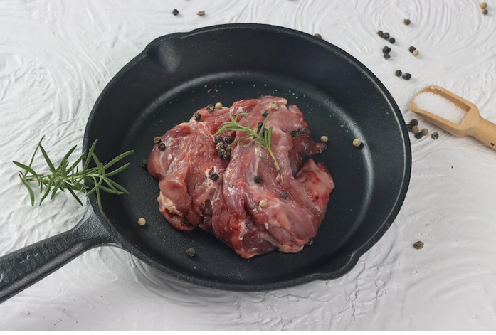 Tips Mengolah Daging Kambing Biar Empuk dan Anti Prengus