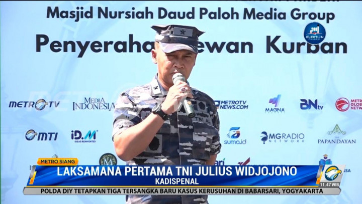 TNI AL Sumbang Hewan Kurban di Masjid Nursiah Daud Paloh