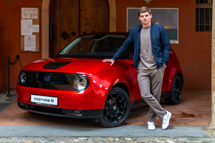 Max Verstappen Pamer Mobil Listrik, Cuma Ada 50 Unit Saja