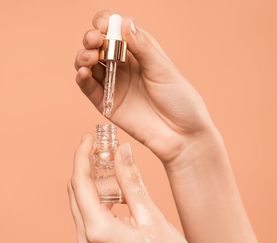 Ini alasan mengapa kamu sebaiknya menambahkan serum pada perawatan wajahmu. (Foto: Ilustrasi/Pexels.com)