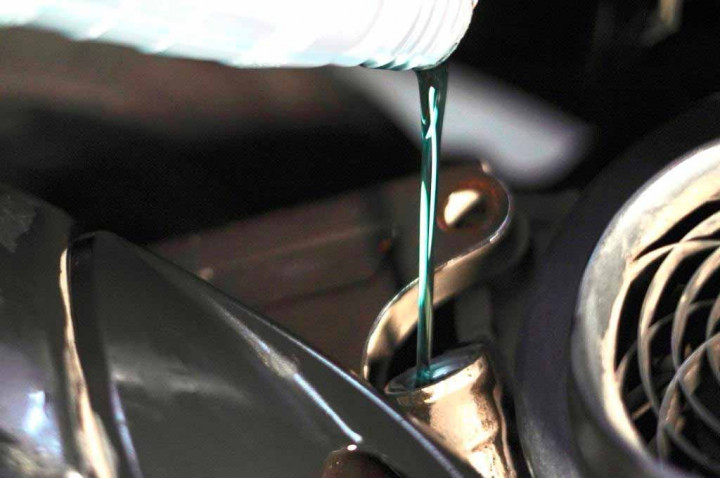 Kebutuhan Pelumas Tiap Mesin Berbeda, Pilih Oli Jangan Asal!