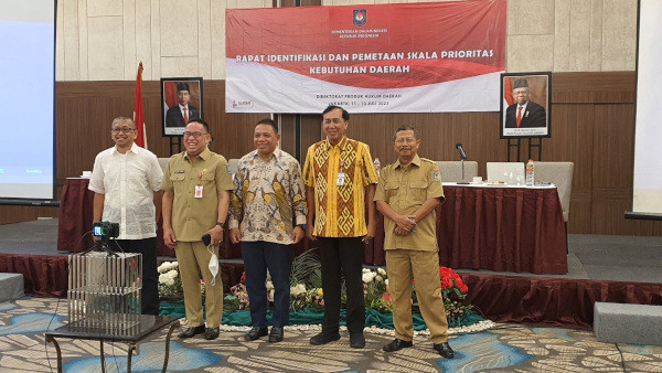 Kemendagri Dorong Pemda Menyederhanakan Regulasi dalam Perda