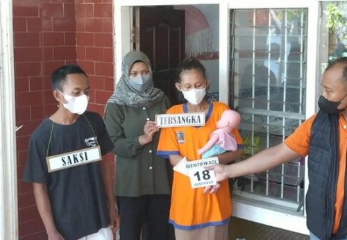 Rekonstruksi Pembunuhan Bayi dan Jasadnya Dibiarkan Membusuk Ungkap Fakta Baru