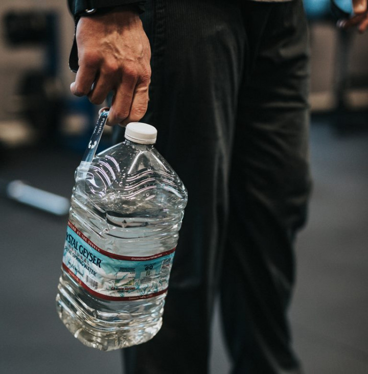 Sejumlah Pakar Kesehatan Masih Belum Temukan Air Galon Guna Ulang Membahayakan