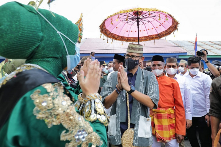 Menparekraf Ditantang Beri Nama Produk Kuliner di Gorontalo