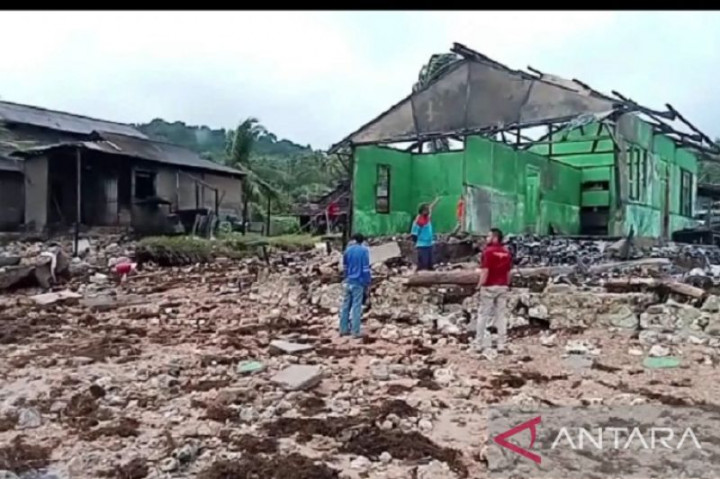 Belasan Rumah Warga Kepulauan Tanimbar Rusak Diterjang Abrasi