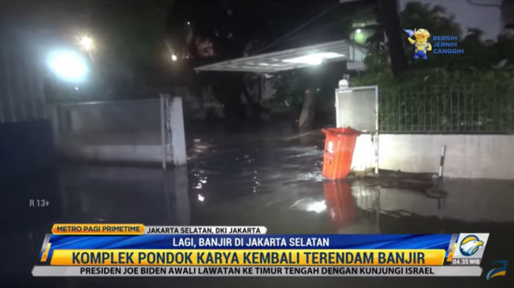 Puluhan Rumah di Mampang Prapatan Kebanjiran Akibat Hujan Deras Kemarin