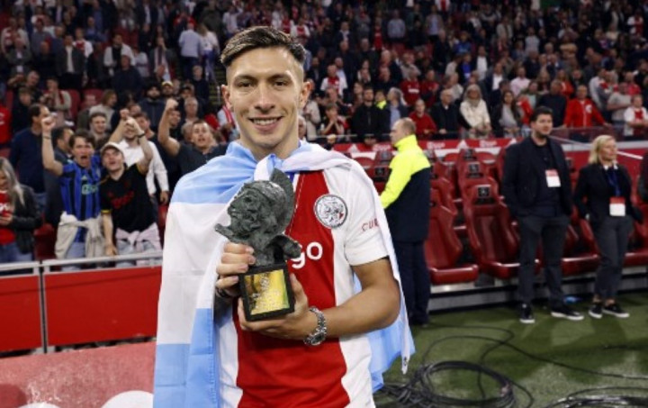 Ditawar Rp750 Miliar, Lisandro Martinez Merapat ke MU?