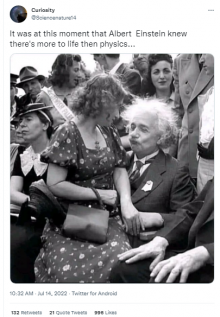 [Cek Fakta] Beredar Foto Albert Einstein Pangku Seorang Wanita? Ini Faktanya