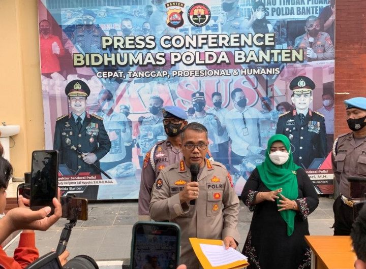 Polresta Serang Kota Geledah Rumah Nikita Mirzani, Ini Barang yang Dibawa Polisi