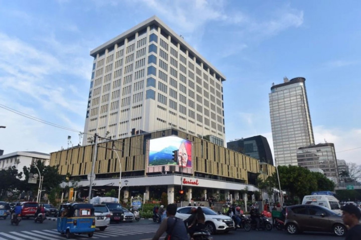 Tampilan Trendi Sarinah Pincut Generasi Muda