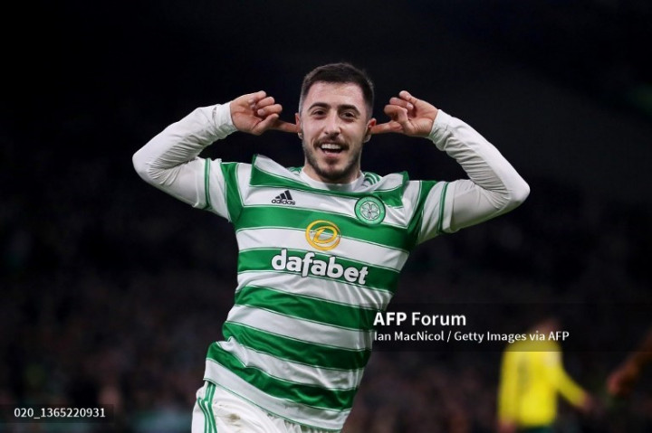 Bek Celtic Abaikan Ketertarikan Atletico Madrid