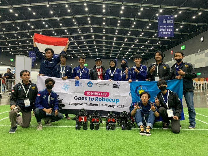 Dua Tim Robot ITS Juarai Laga International RoboCup 2022