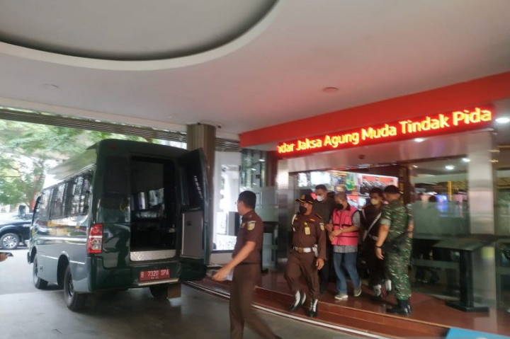 Kejagung Tetapkan 5 Tersangka Korupsi Proyek Pabrik Krakatau Steel Kejagung Tetapkan 5 Tersangka Korupsi Proyek Pabrik Krakatau Steel