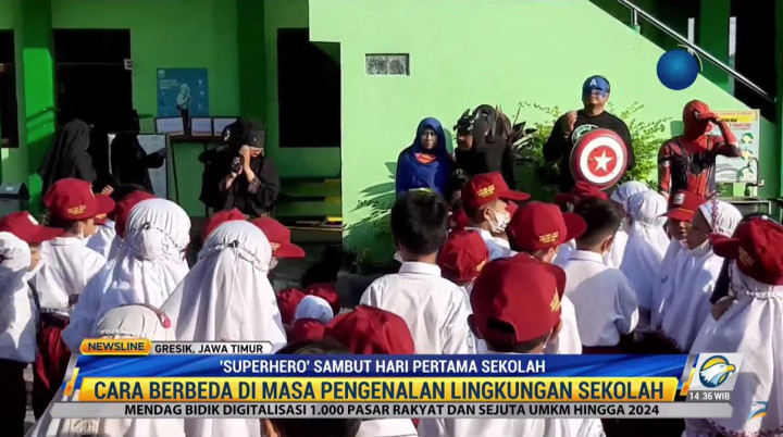 Superhero Dihadirkan Sambut Siswa Baru