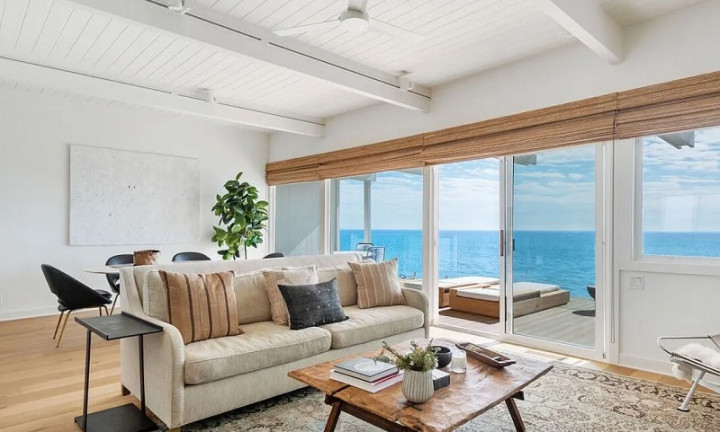 Rumah Tepi Pantai Ini Disewakan Rp499 Juta per Bulan, Tertarik?