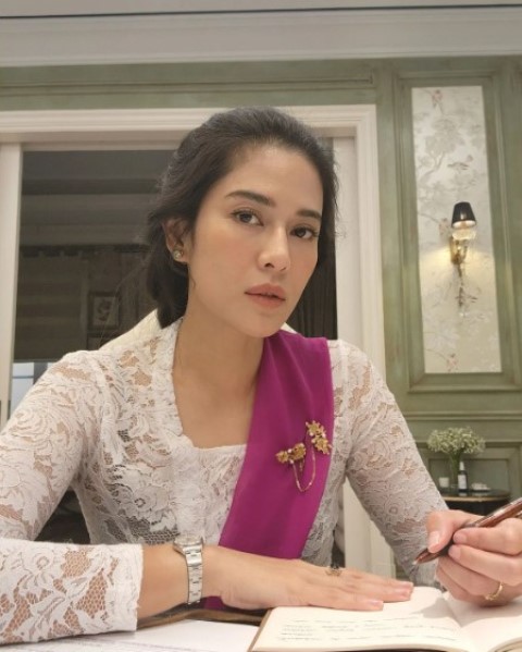 Dian Sastro mengajak masyarakat berpartisipasi dalam pengajuan kebaya ke UNESCO sebagai warisan budaya dunia tak benda. (Foto: Dok. Instagram Dian Sastrowardoyo/@therealdisastr)
