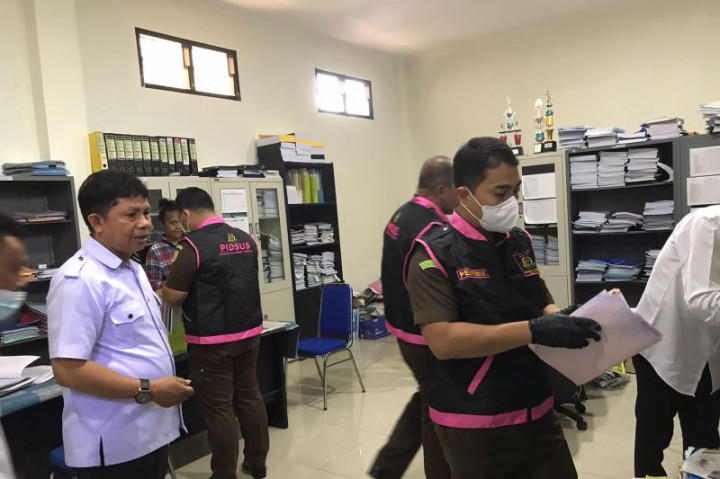Kantor Dinas Pendidikan Ternate Digeledah Terkait Kasus Korupsi