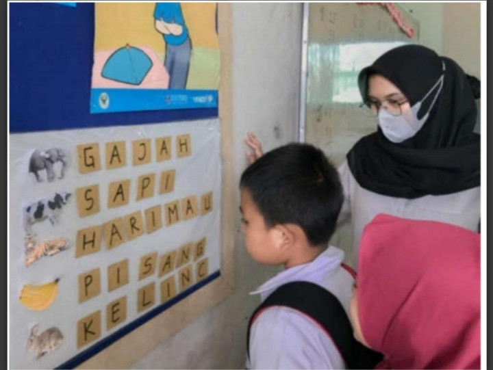 Pengabdian Hafzah, Mahasiswa UNY yang Mengajar di Lereng Gunung Merapi Pengabdian Hafzah, Mahasiswa UNY yang Mengajar di Lereng Gunung Merapi