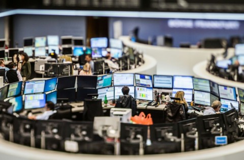 Saham di Bursa Utama Eropa Terkoreksi