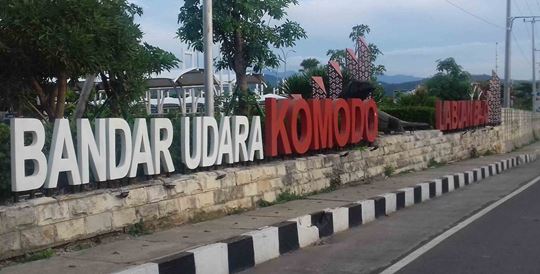 Presiden Jokowi Resmikan Perluasan Bandara Komodo