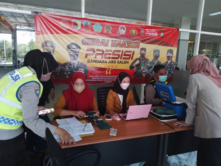 Bandara Malang Sediakan Vaksin Booster untuk Penumpang Bandara Malang Sediakan Vaksin Booster untuk Penumpang