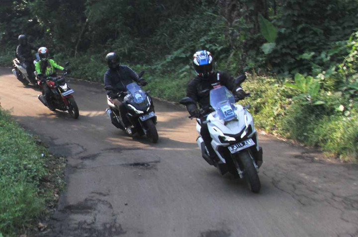 Blusukan Menguji Performa dan Kenyamanan New Honda ADV160