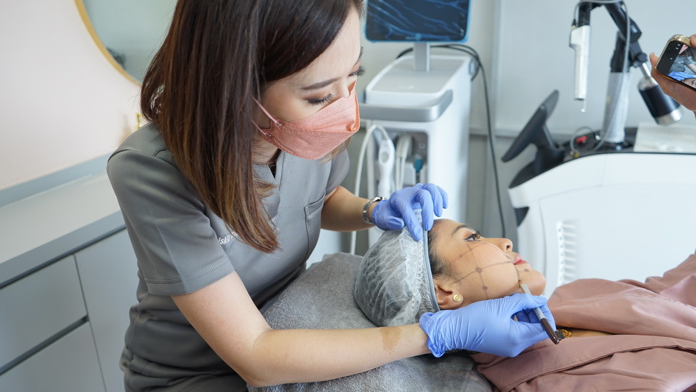 Ragam Manfaat Pico Laser, Atasi Bekas Jerawat hingga Menghapus Tato (Foto: instagram)