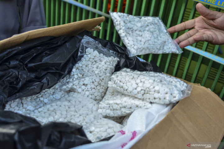 Eks Polisi Diraja Malaysia Kendalikan Pabrik Sabu Rumahan di Batam