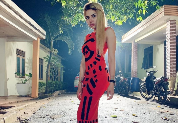 Nikita Mirzani Ditangkap Paksa, Fitri Salhuteru Ingin Ungkap Banyak Hal