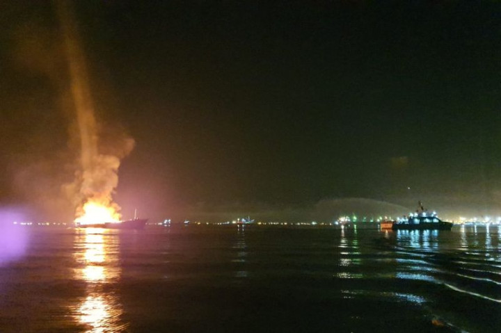 Kapal Pengangkut Kelontong Asal Malaysia Terbakar di Perairan Batam