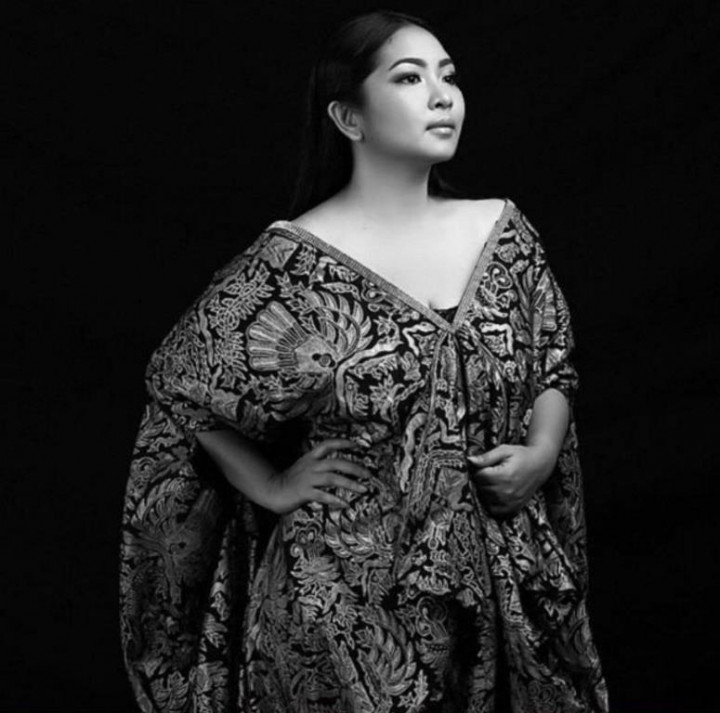 Era Soekamto Pamerkan Koleksi Batiknya di Apurva Kempinski Bali Bertajuk Adi Manungsa