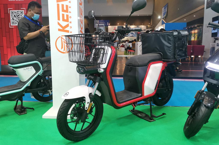 Keeway Ezi Ingin Perkenalkan Motor Listrik Bergaya Tubular