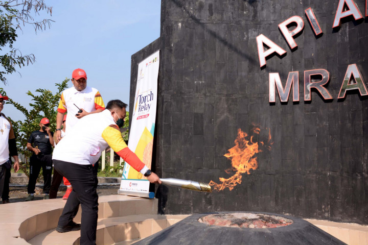Prosesi Pengambilan Api Obor Mrapen Tandai Pelaksanaan APG XI 2022