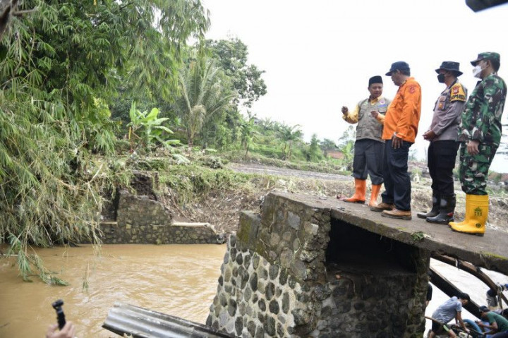 Kerugian Banjir Bandang di Garut Capai Rp17 Miliar