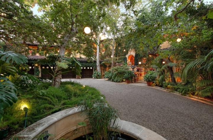 Populer Properti, Rumah Bos Tinder Bergaya Bali hingga Rusun MA Dihuni Akhir Tahun