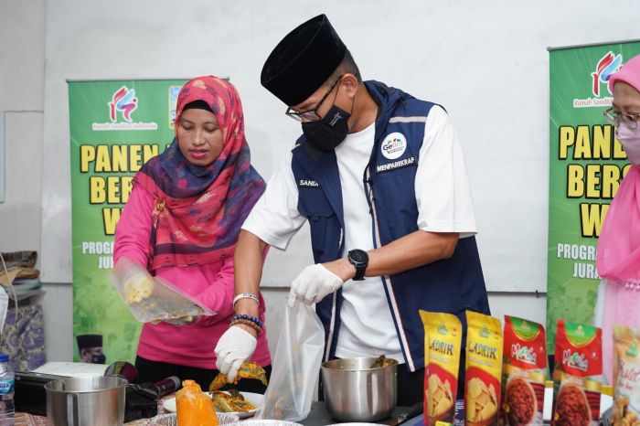 Program Juragan Lele Panen, Sandiaga: Bisa Diolah Jadi Bakso