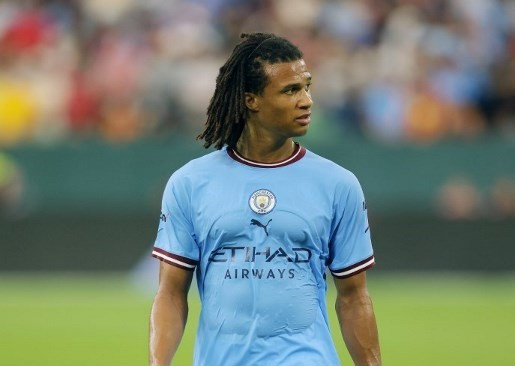 Ake Fokus di Manchester City Usai Gagal ke Chelsea