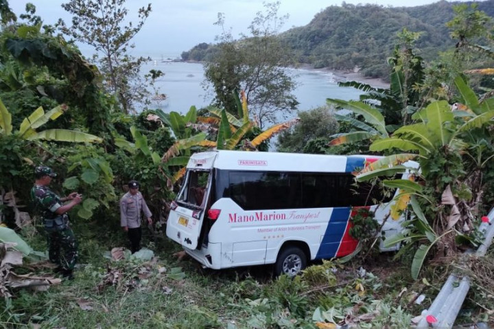 Bus Wisatawan Terguling di Cilegok Sukabumi, 1 Warga Tangerang Meninggal Bus Wisatawan Terguling di Cilegok Sukabumi, 1 Warga Tangerang Meninggal