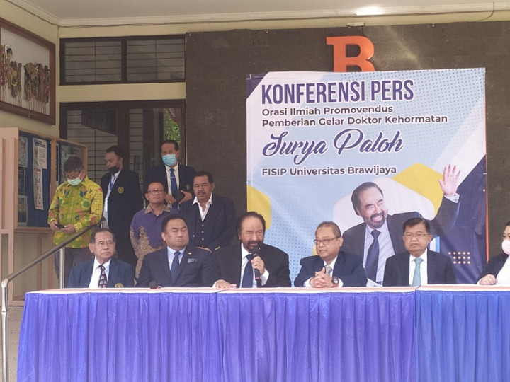 Surya Paloh Peraih Doktor Honoris Causa Perdana dari FISIP UB