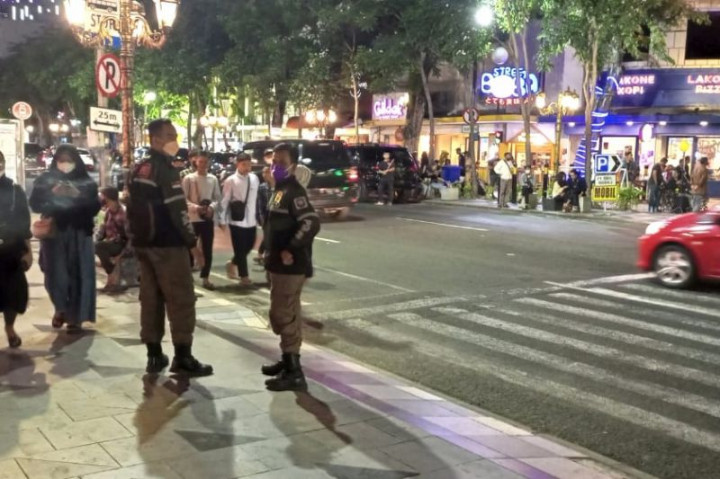 <i>Street Fashion Show</i> Surabaya Dibubarkan Satpol PP, Wali Kota: Demi Kebaikan Bersama