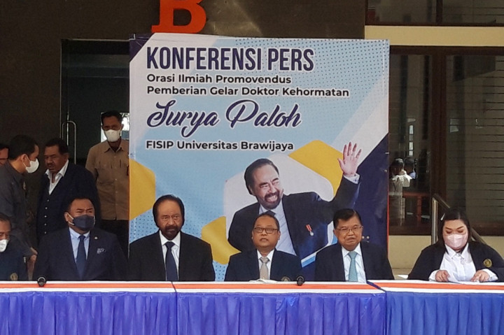 Surya Paloh Dianugerahi Gelar Doktor Honoris Causa dari Universitas Brawijaya
