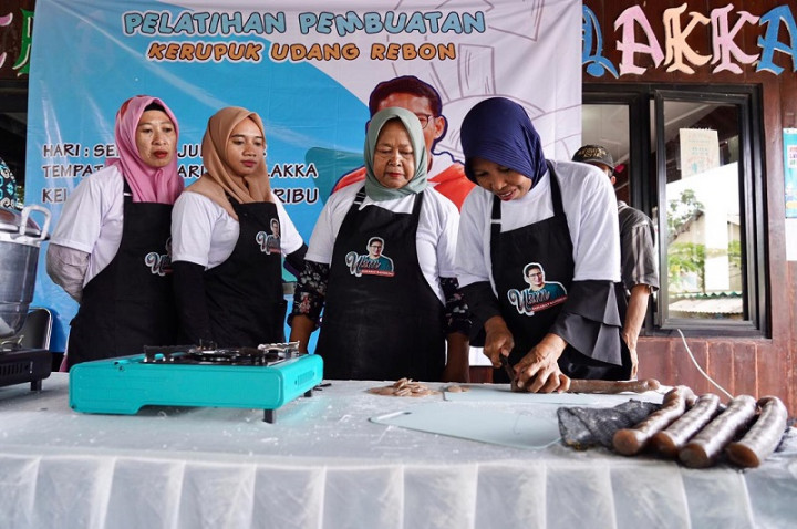 Warga Pulau Kelapa Dua Dilatih Bikin Produk Kuliner Lokal