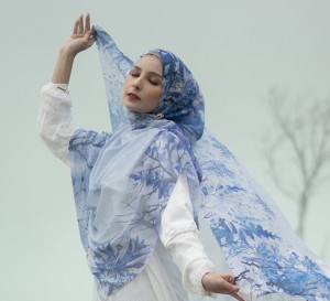 Eksis Lebih dari 1 Dekade, Luna Hijab Rilis Koleksi Scarf Bertajuk 'The Wonderland'