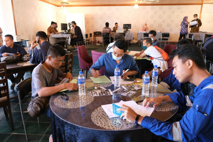 Indonesian Embassy Provides Integrated Services for Indonesians in Brunei's Seria